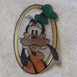 Disney Goofy Plastic Suncatcher.  Vintage 1960s/1970s